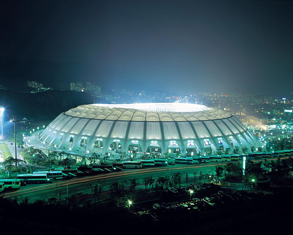 膜結(jié)構(gòu)工程如何挑選合適的膜材？