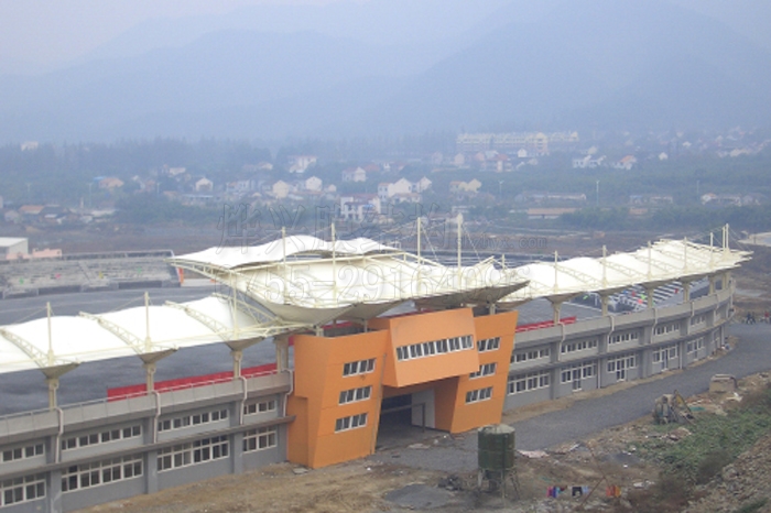 【體育館膜結(jié)構(gòu)看臺定制】運(yùn)動場大型膜結(jié)構(gòu)觀禮臺設(shè)計(jì)