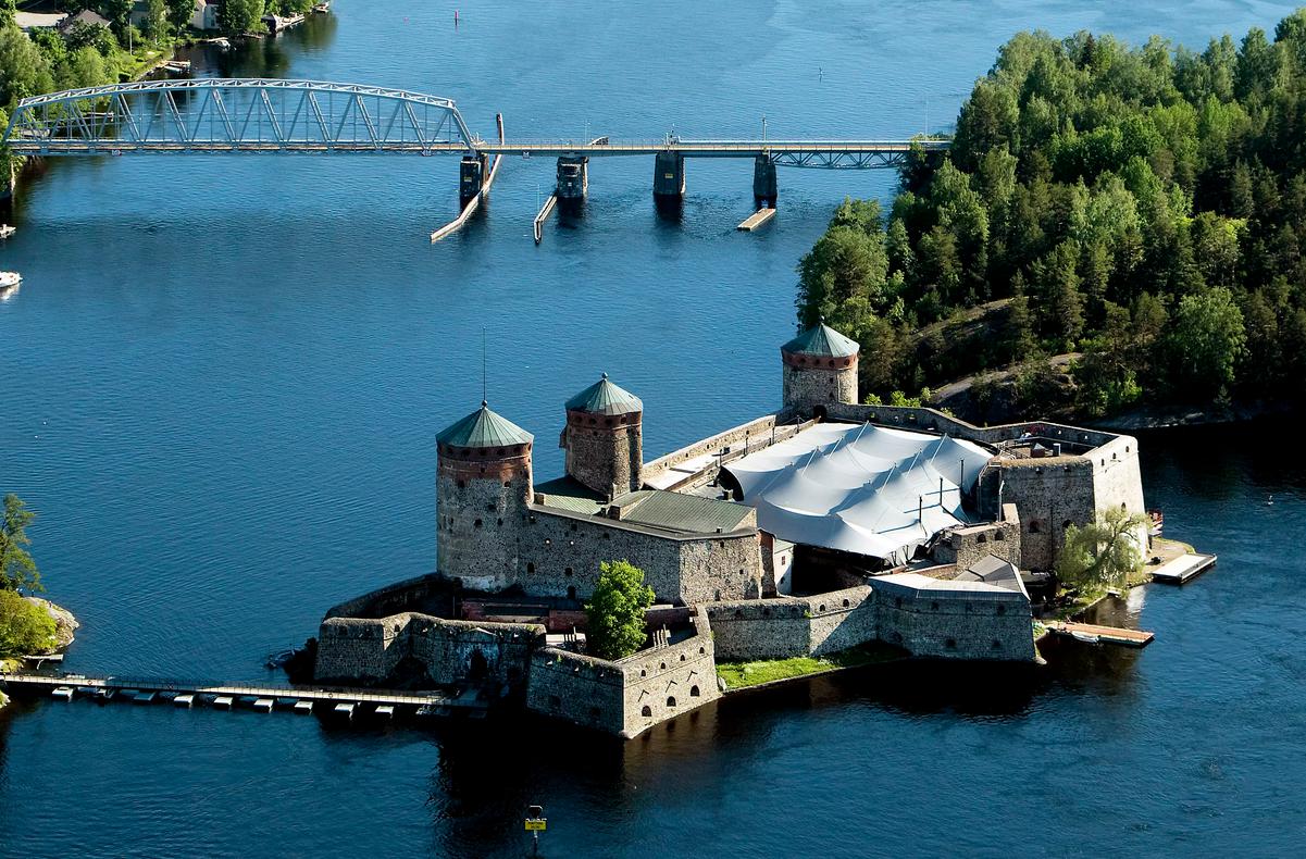 膜結(jié)構(gòu)建筑的特點：力學性能好