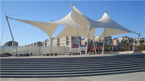 連續(xù)雷暴雨天氣，戶外工作孩紙傷不起！