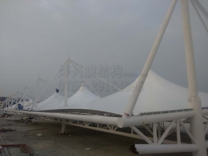膜結(jié)構(gòu)看臺膜安裝-燁興膜結(jié)構(gòu) 膜結(jié)構(gòu)看臺膜安裝.jpg