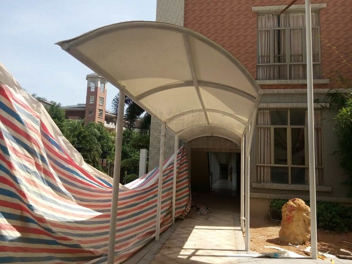 珠海香山膜結(jié)構(gòu)長(zhǎng)廊雨棚-深圳市燁興膜結(jié)構(gòu)工程有限公司 珠海香山膜結(jié)構(gòu)長(zhǎng)廊雨棚.jpg