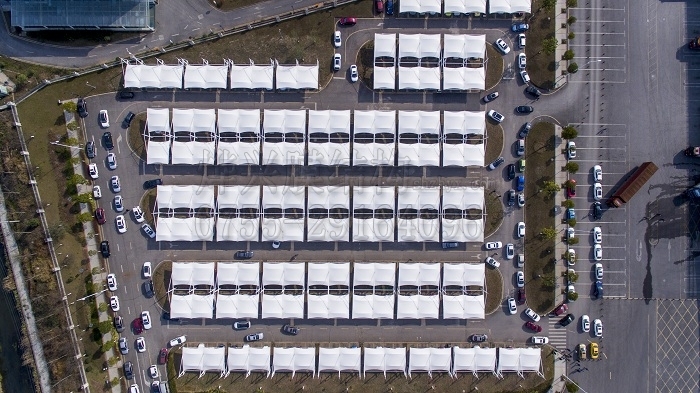 貴陽(yáng)卷煙廠膜結(jié)構(gòu)車(chē)棚-燁興膜結(jié)構(gòu) 貴陽(yáng)卷煙廠膜結(jié)構(gòu)車(chē)棚.jpg